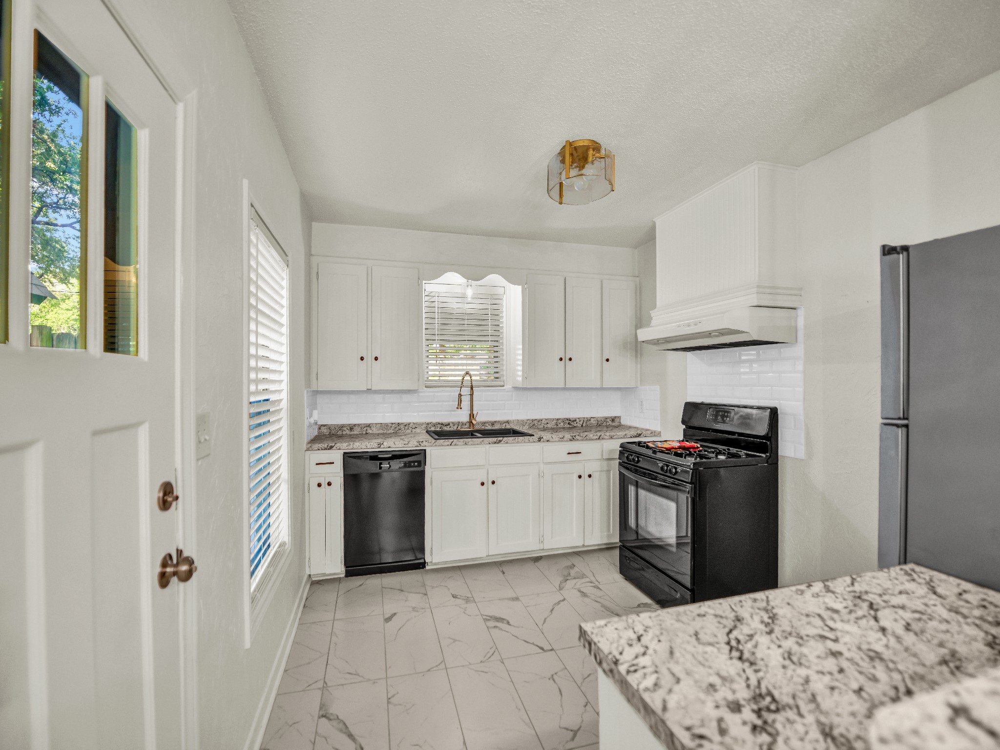 7521 Pawnee Trail Lake Worth TX 76135