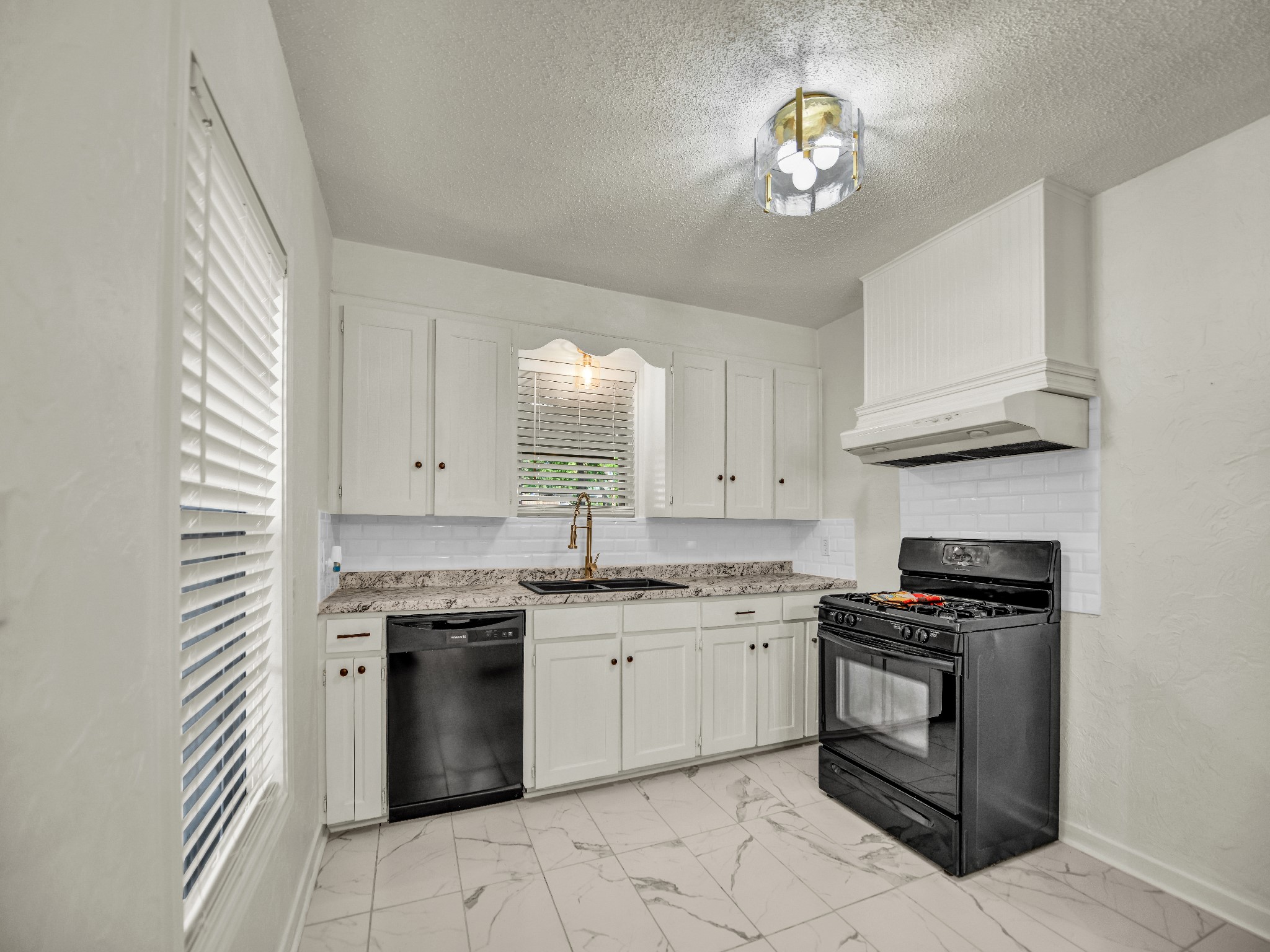 7521 Pawnee Trail Lake Worth TX 76135