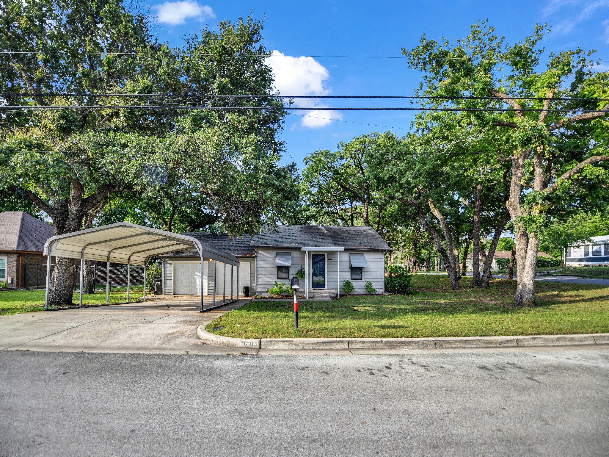 7521 Pawnee Trail Lake Worth TX 76135