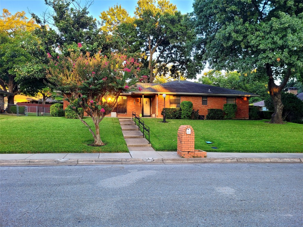 1128 Westlake Drive Desoto TX 75115