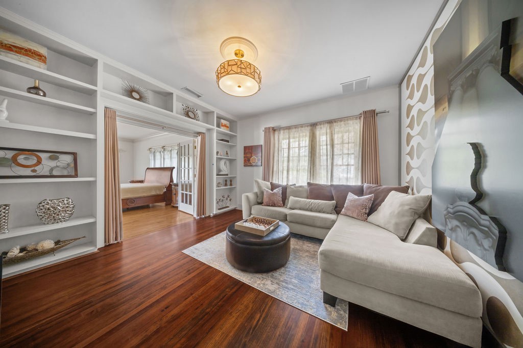 5617 Swiss Avenue Dallas TX 75214