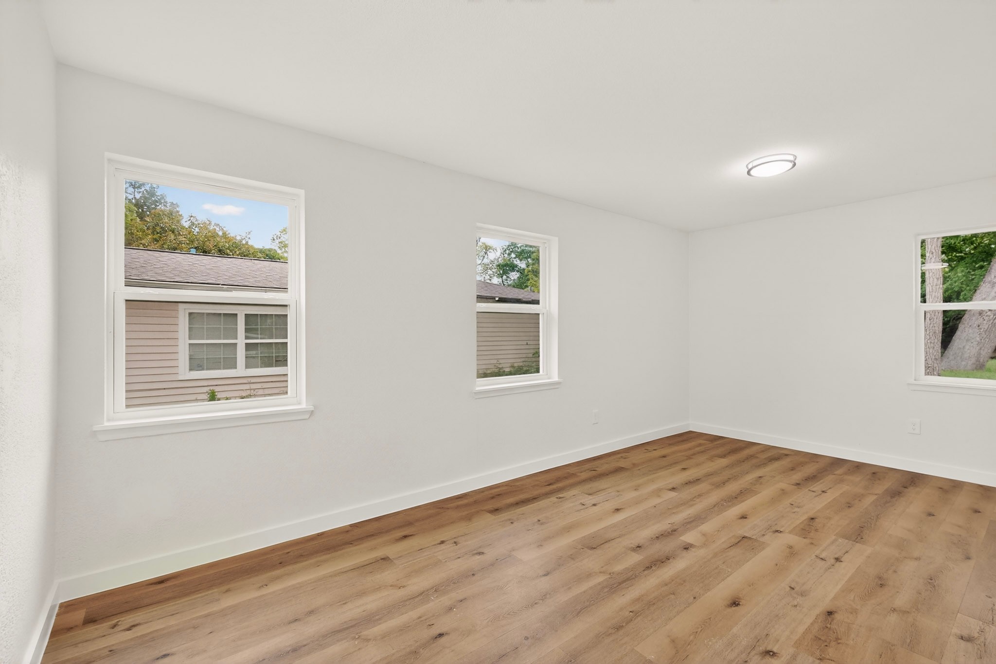 6323 Harmony Lane Dallas TX 75241