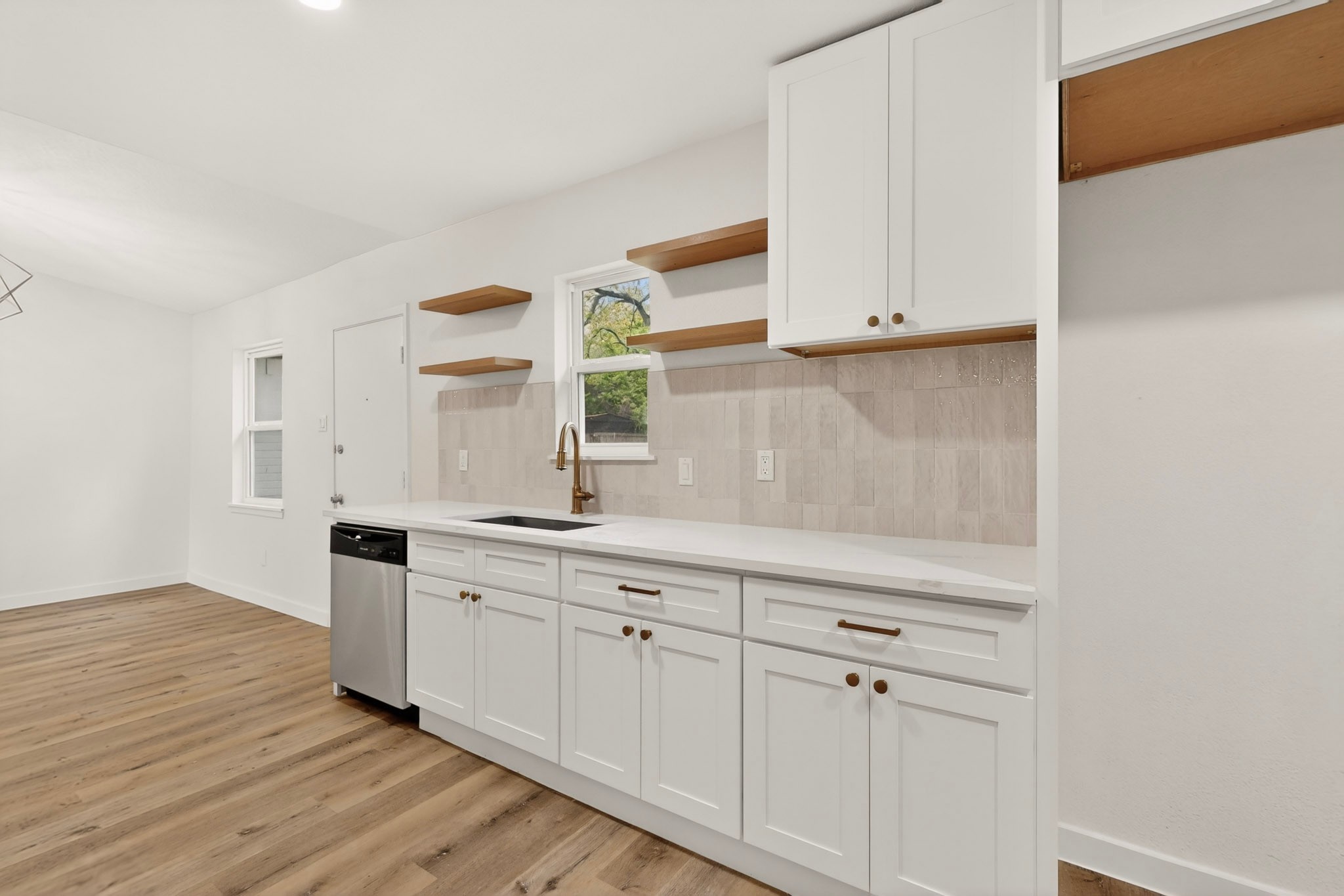 6323 Harmony Lane Dallas TX 75241