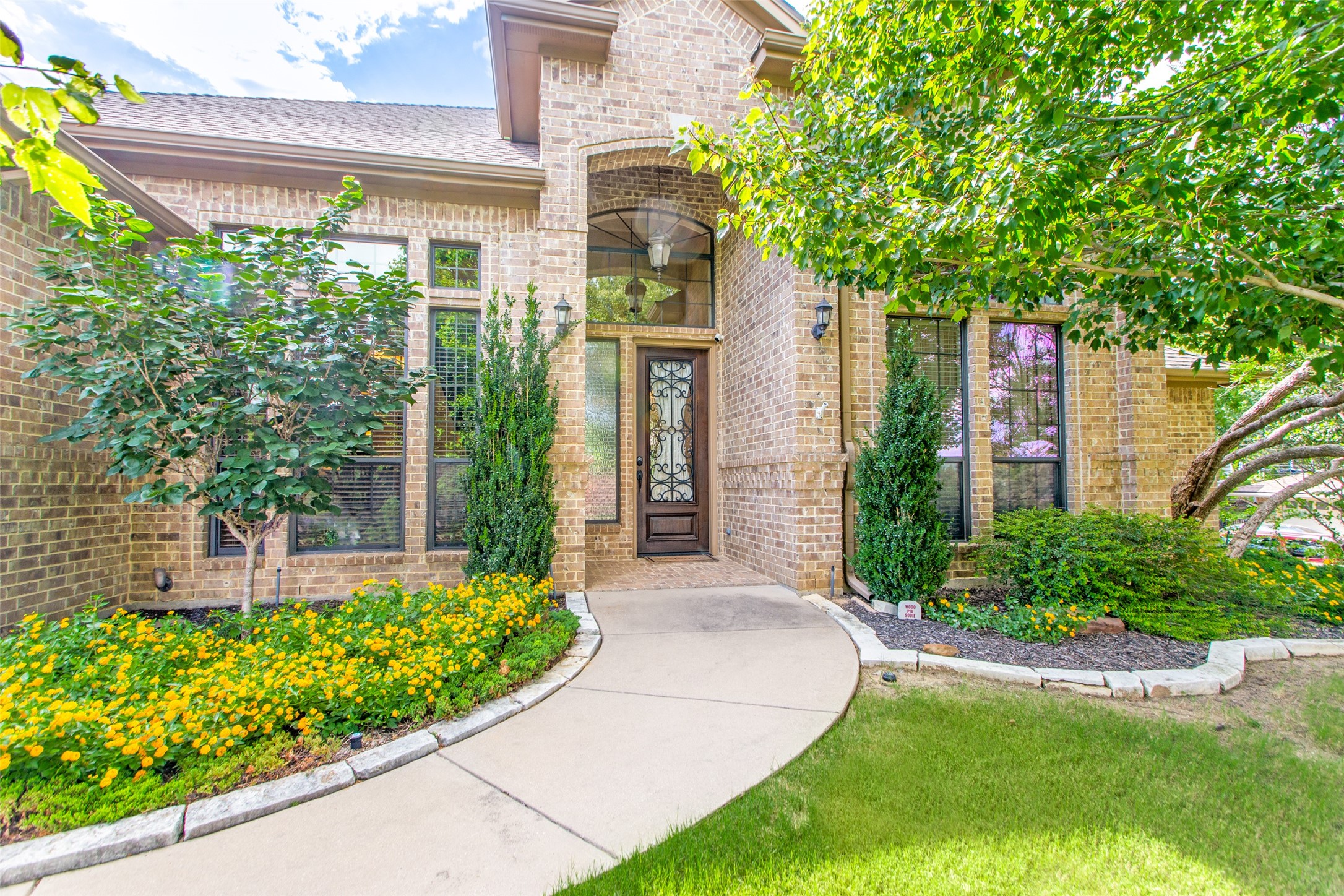 124 Cliffside Drive N Burleson TX 76028