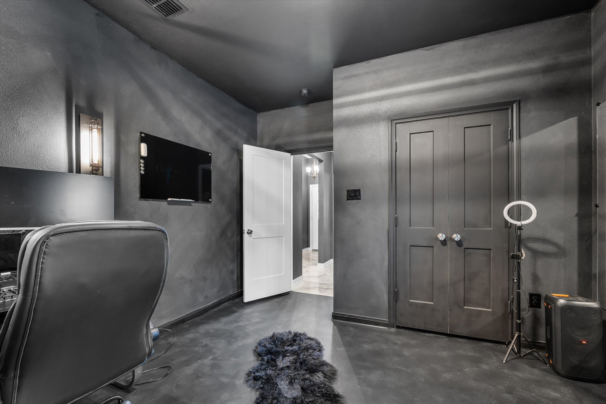 412 Travis Drive Mcgregor TX 76657