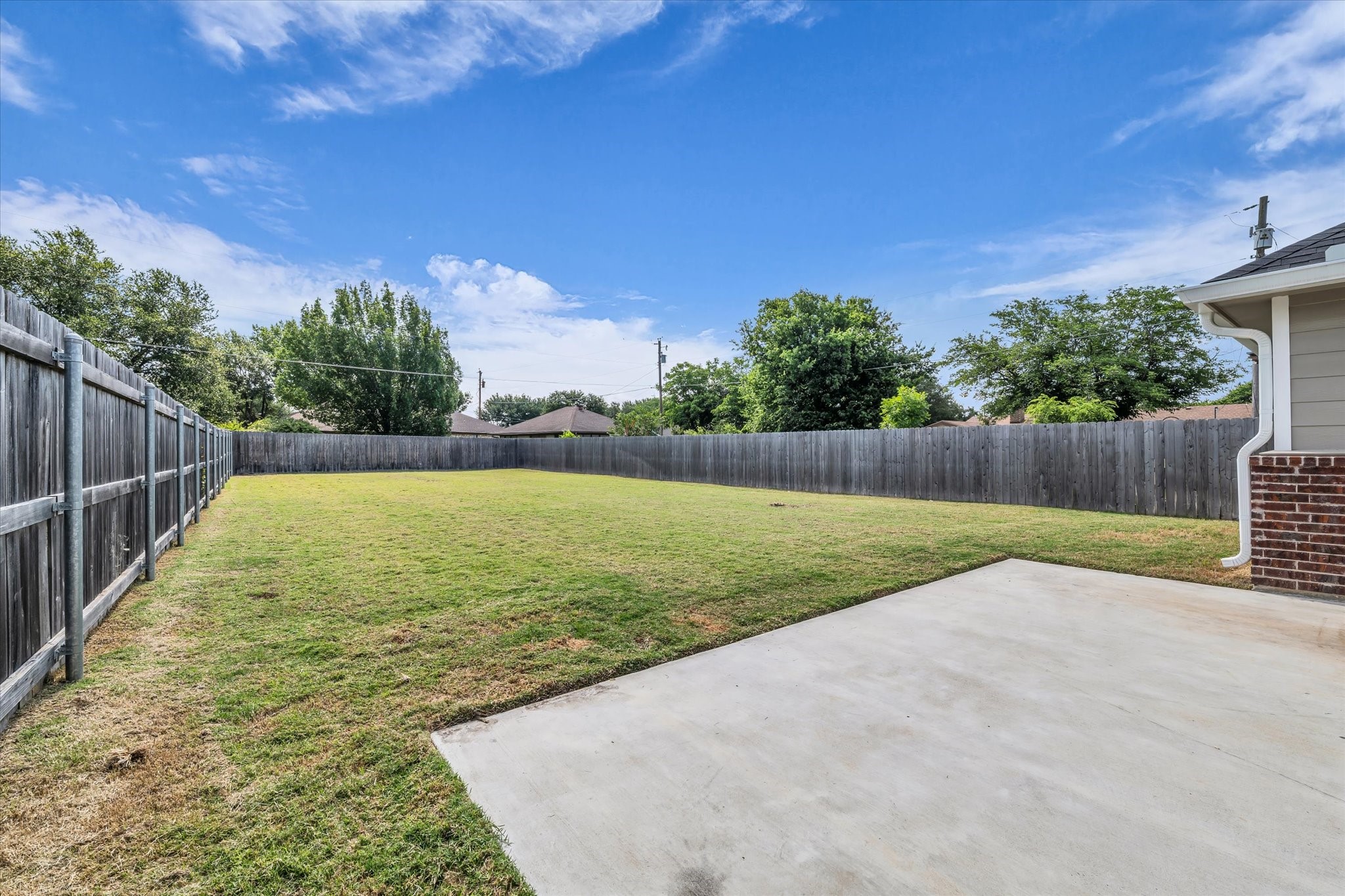 412 Travis Drive Mcgregor TX 76657