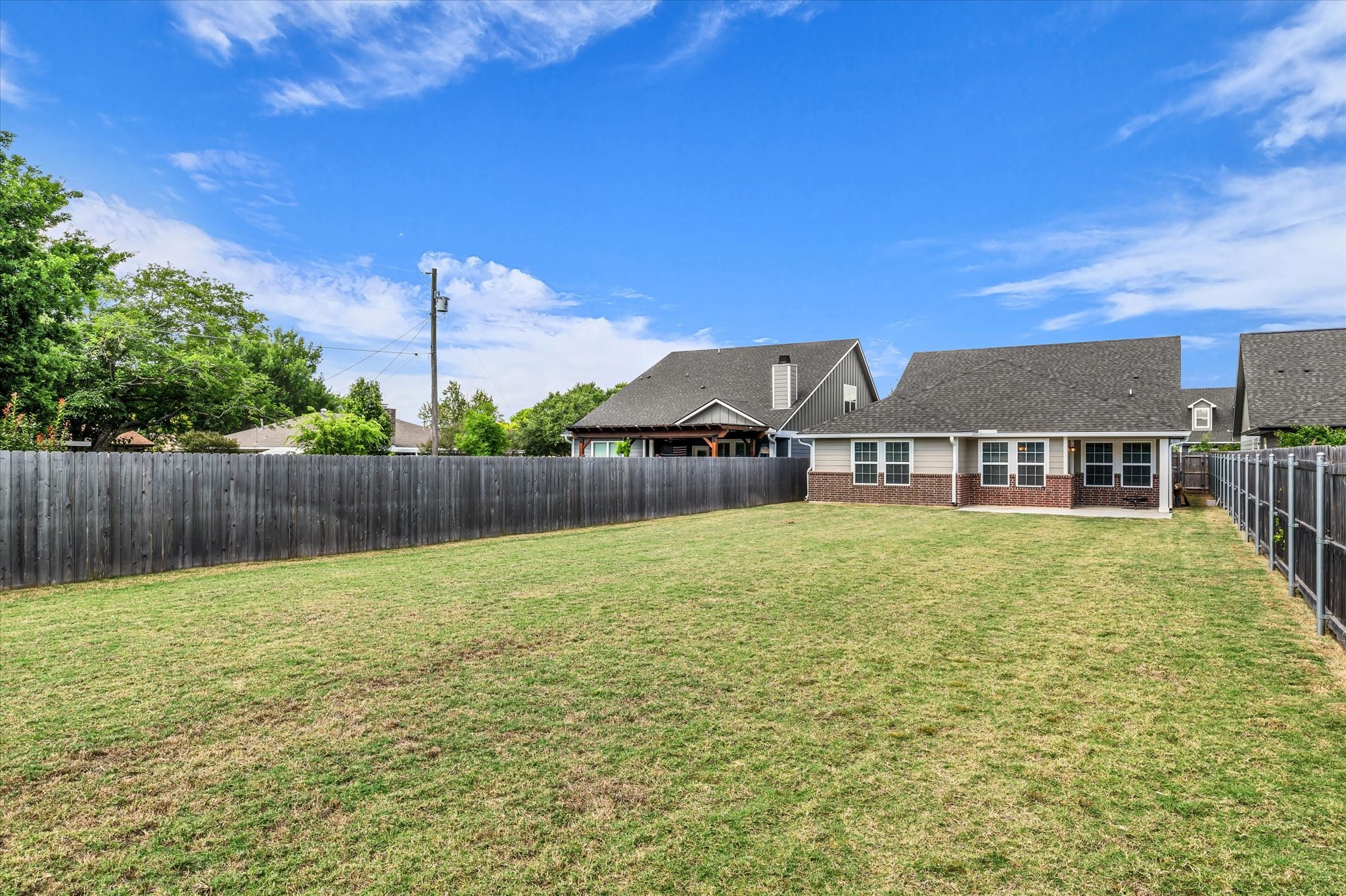 412 Travis Drive Mcgregor TX 76657