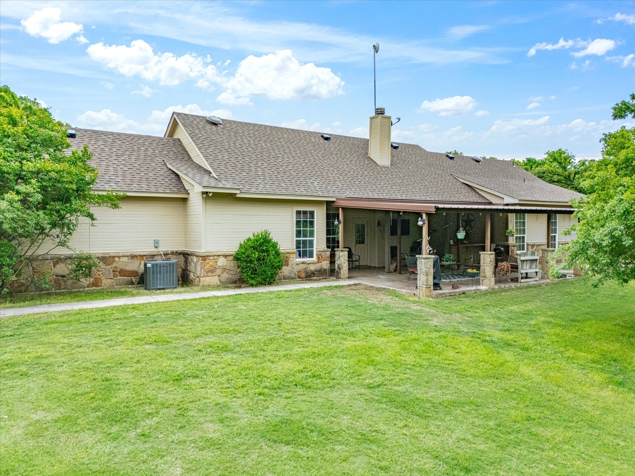 426 County Road 3435 Paradise TX 76073