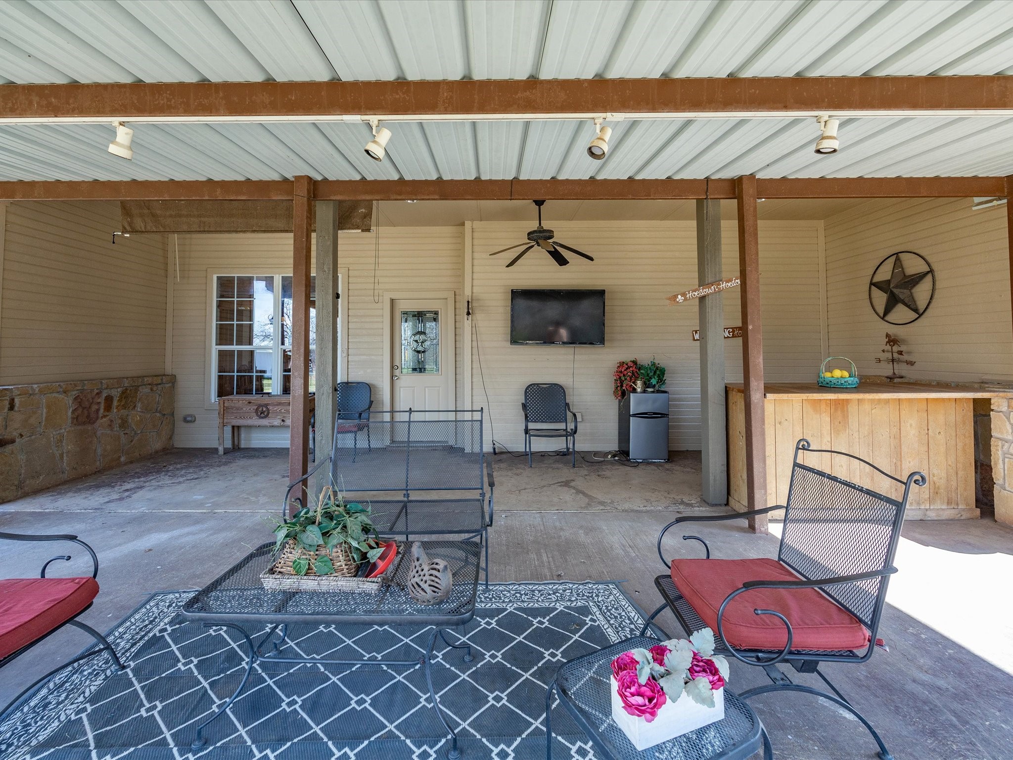 426 County Road 3435 Paradise TX 76073