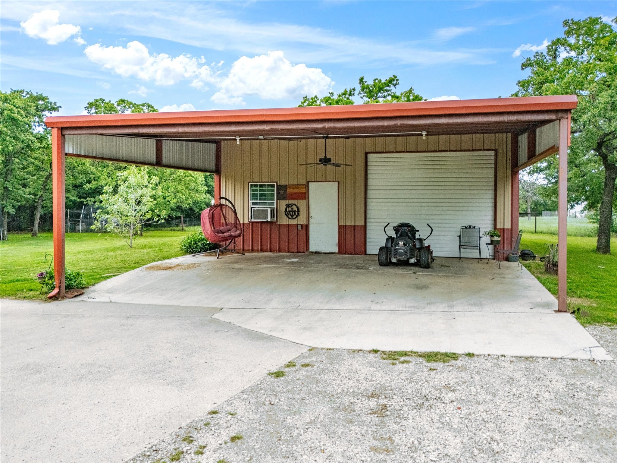 426 County Road 3435 Paradise TX 76073