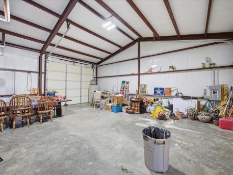 426 County Road 3435 Paradise TX 76073