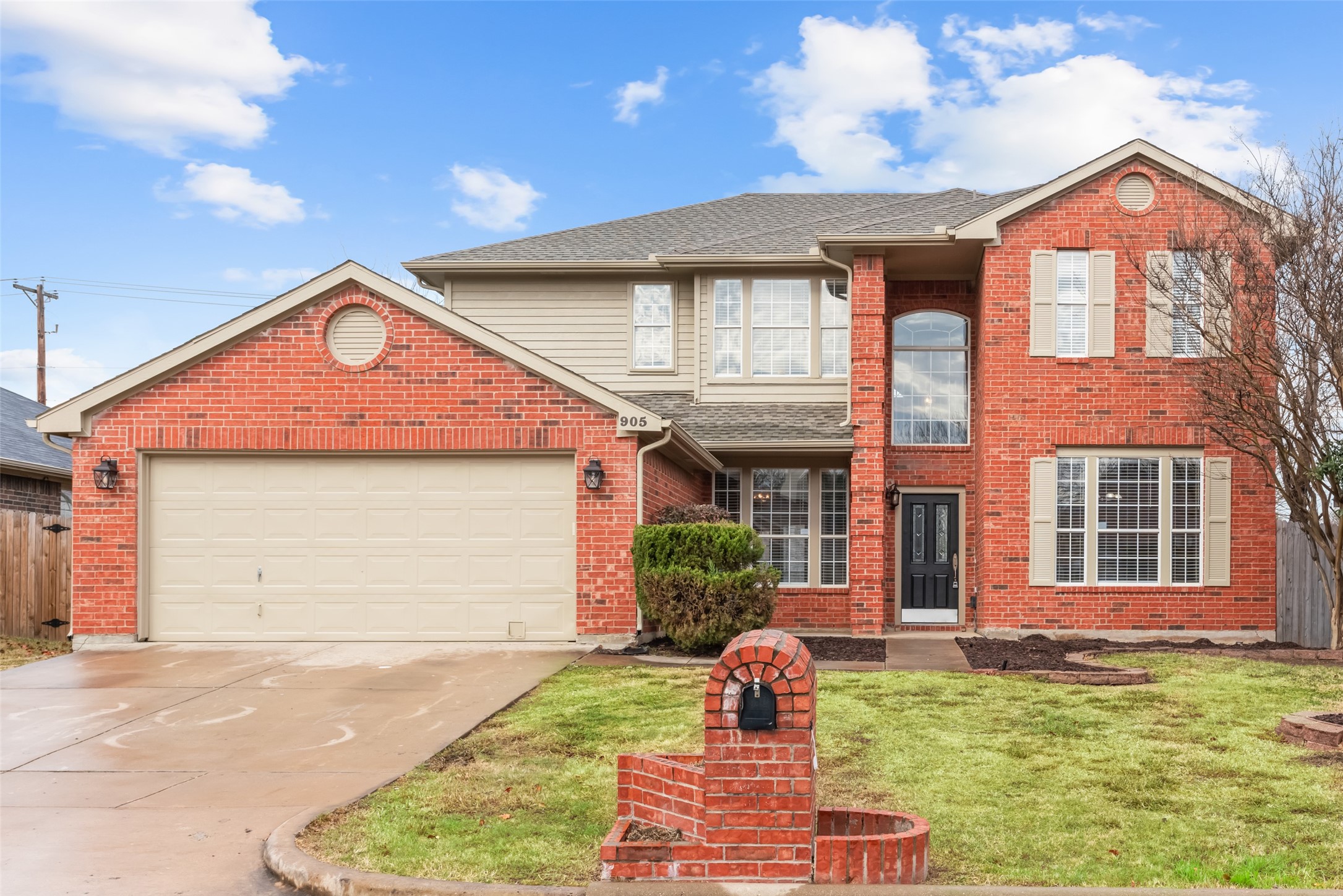 905 Winterwood Court Arlington TX 76017