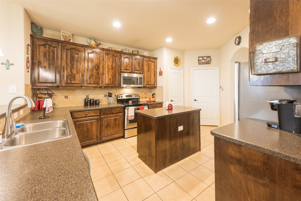 1006 Seminole Lane Greenville TX 75402