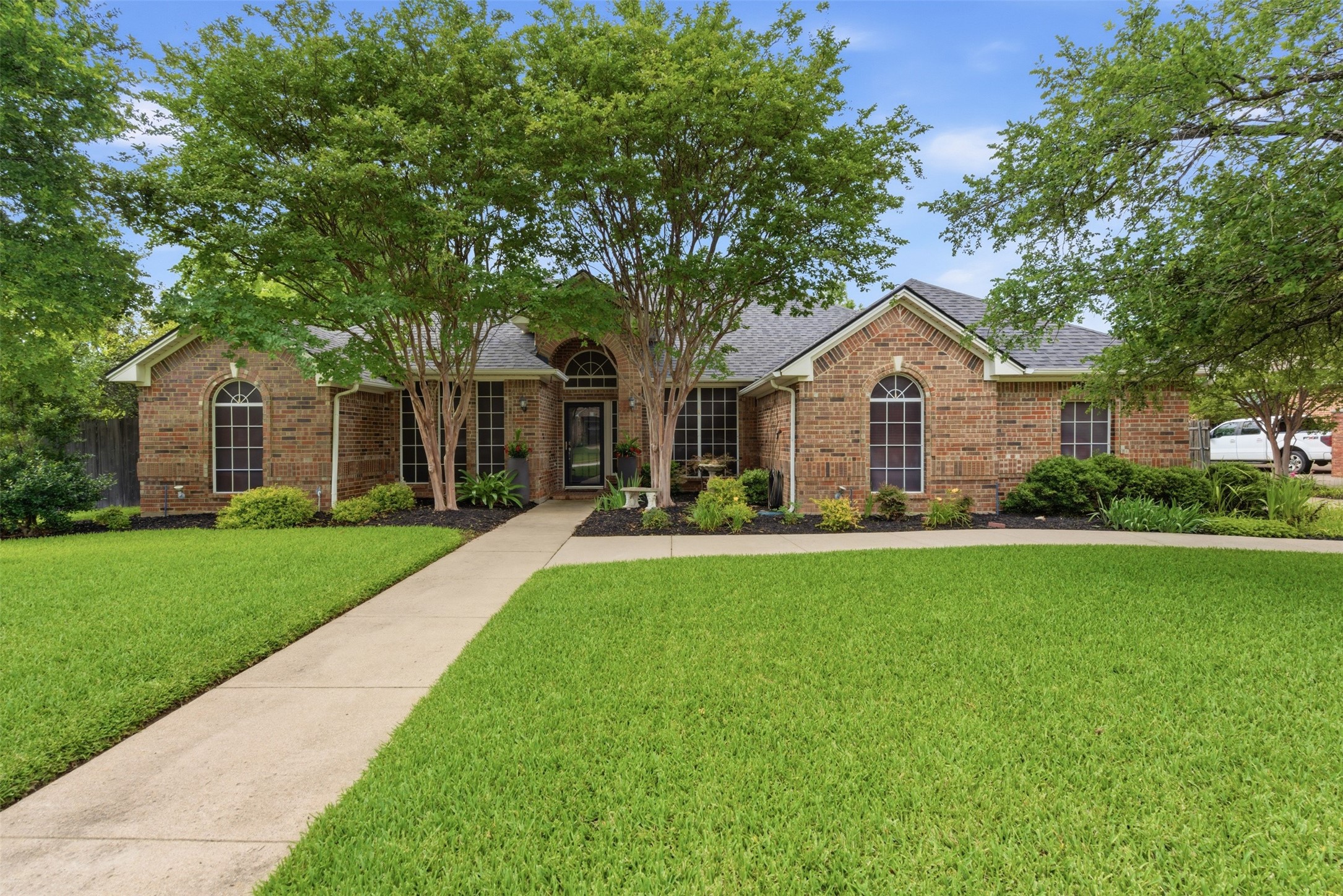 901 Dylan Court Burleson TX 76028