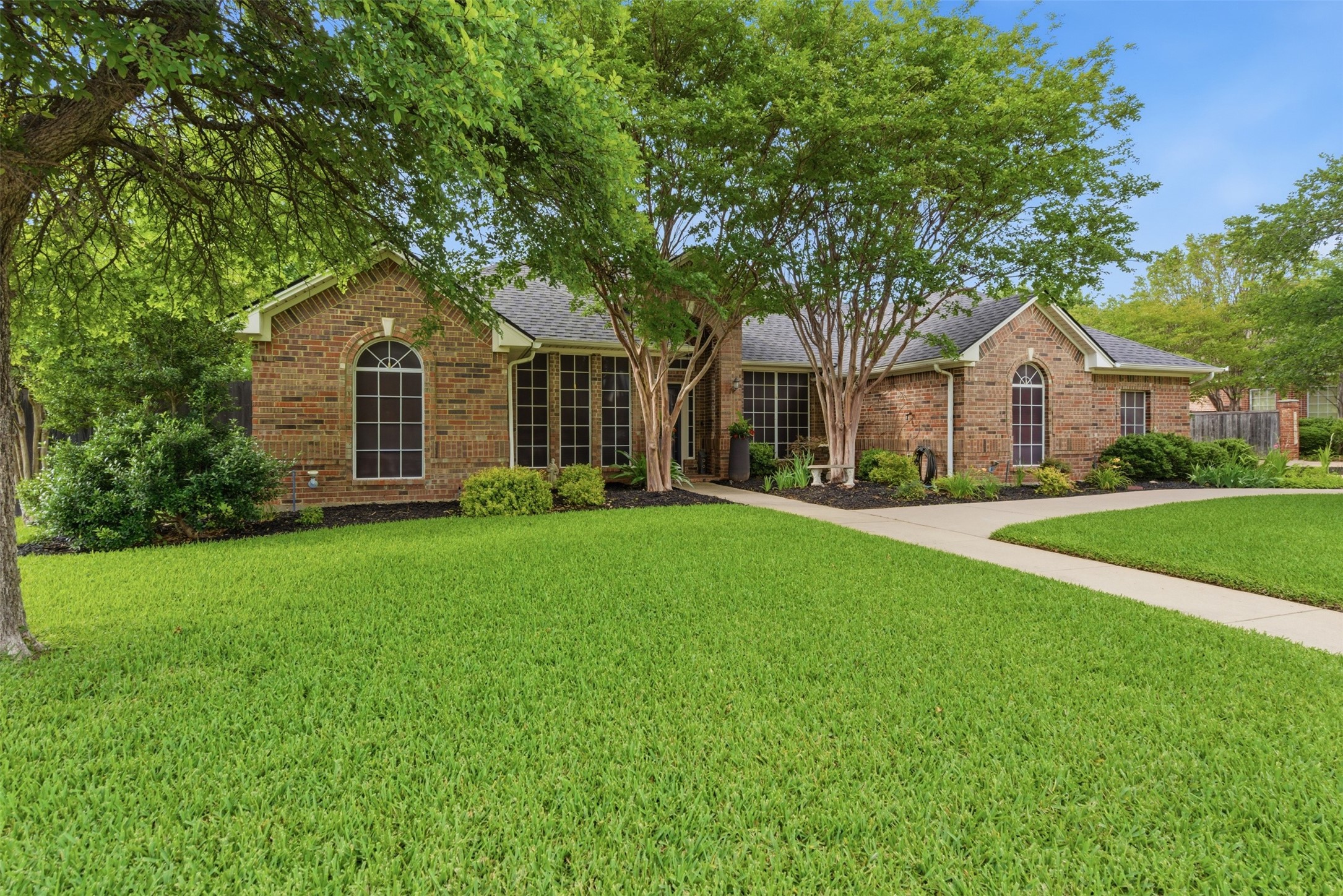 901 Dylan Court Burleson TX 76028