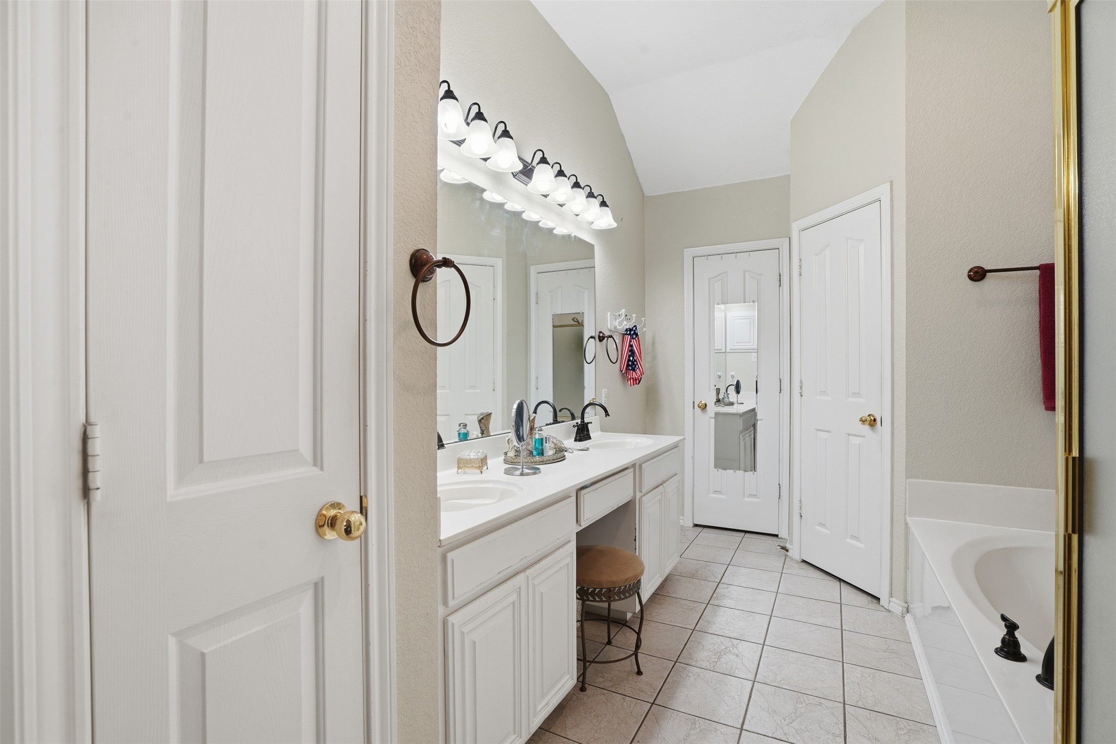 901 Dylan Court Burleson TX 76028