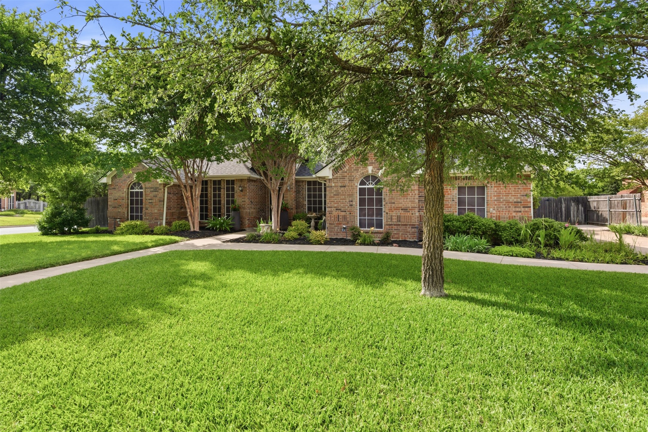 901 Dylan Court Burleson TX 76028