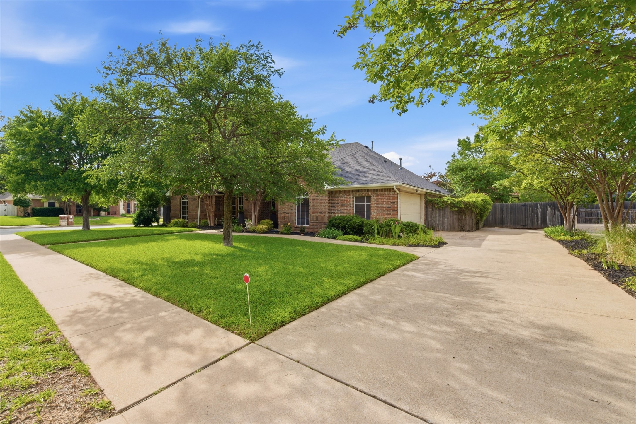 901 Dylan Court Burleson TX 76028