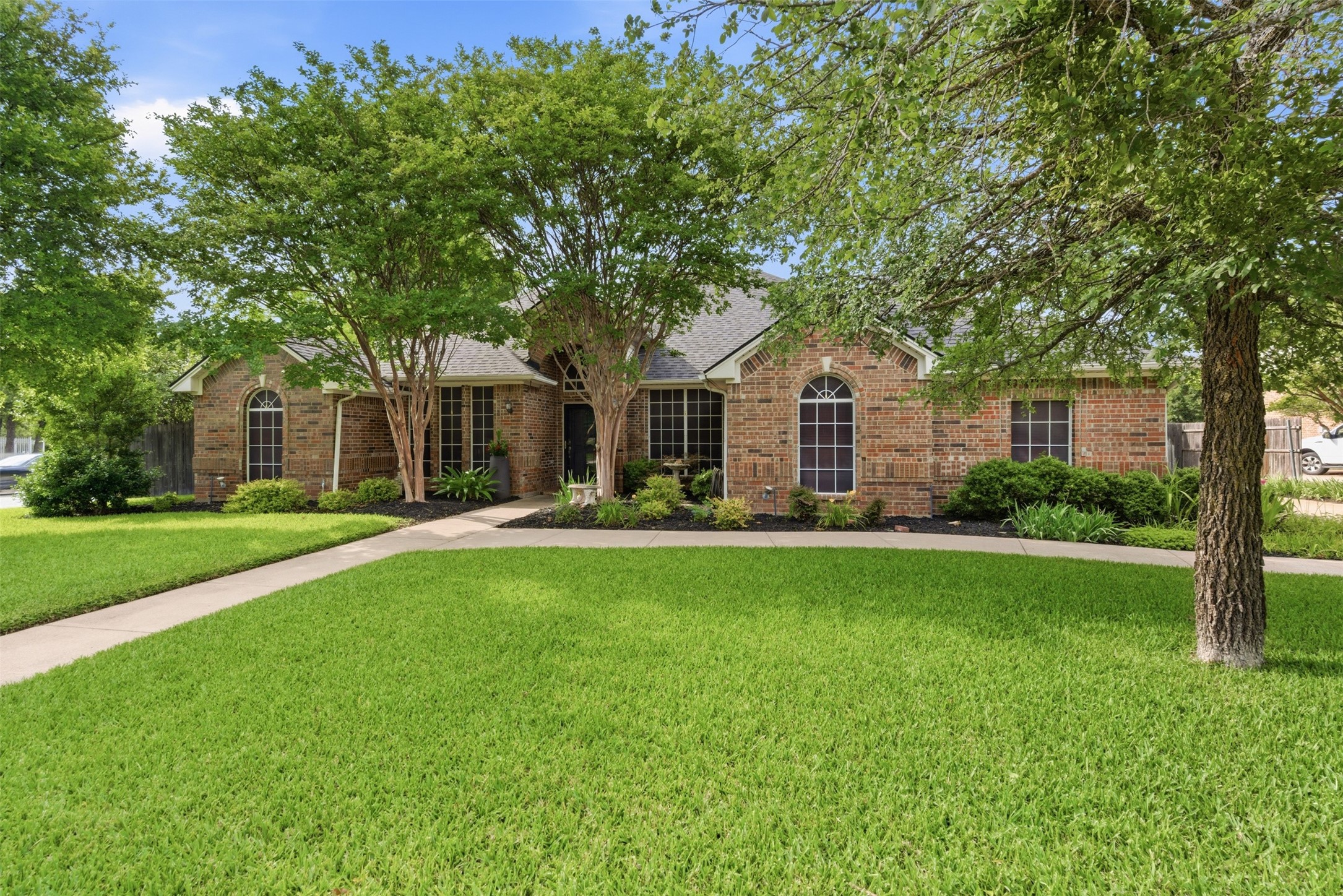 901 Dylan Court Burleson TX 76028