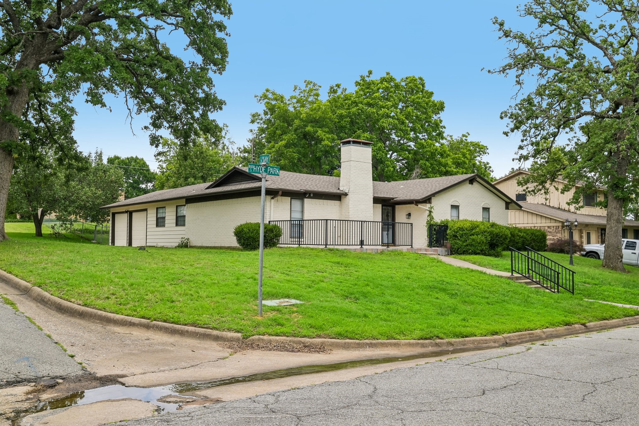 800 S Hyde Park Avenue Denison TX 75020