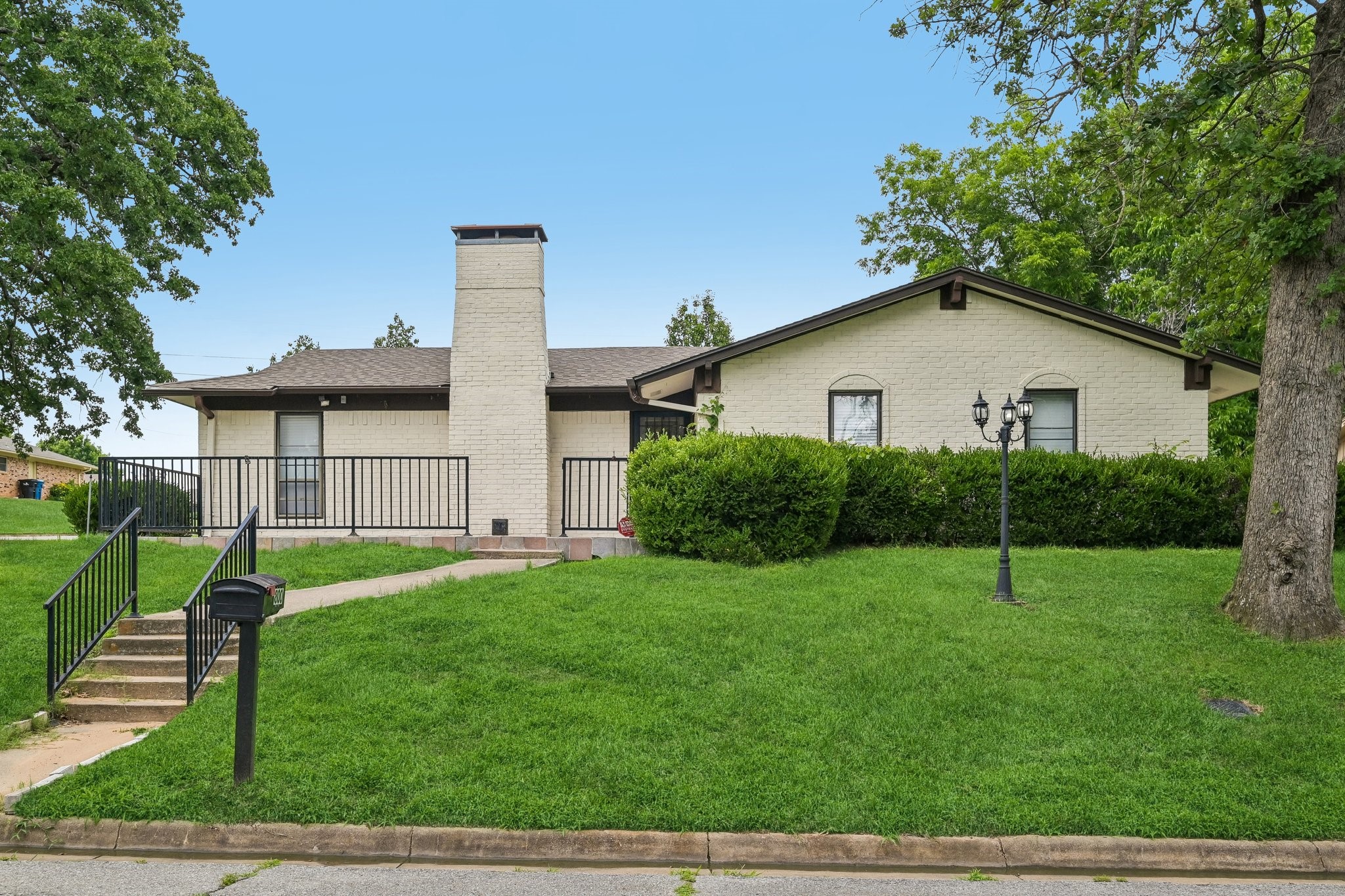 800 S Hyde Park Avenue Denison TX 75020