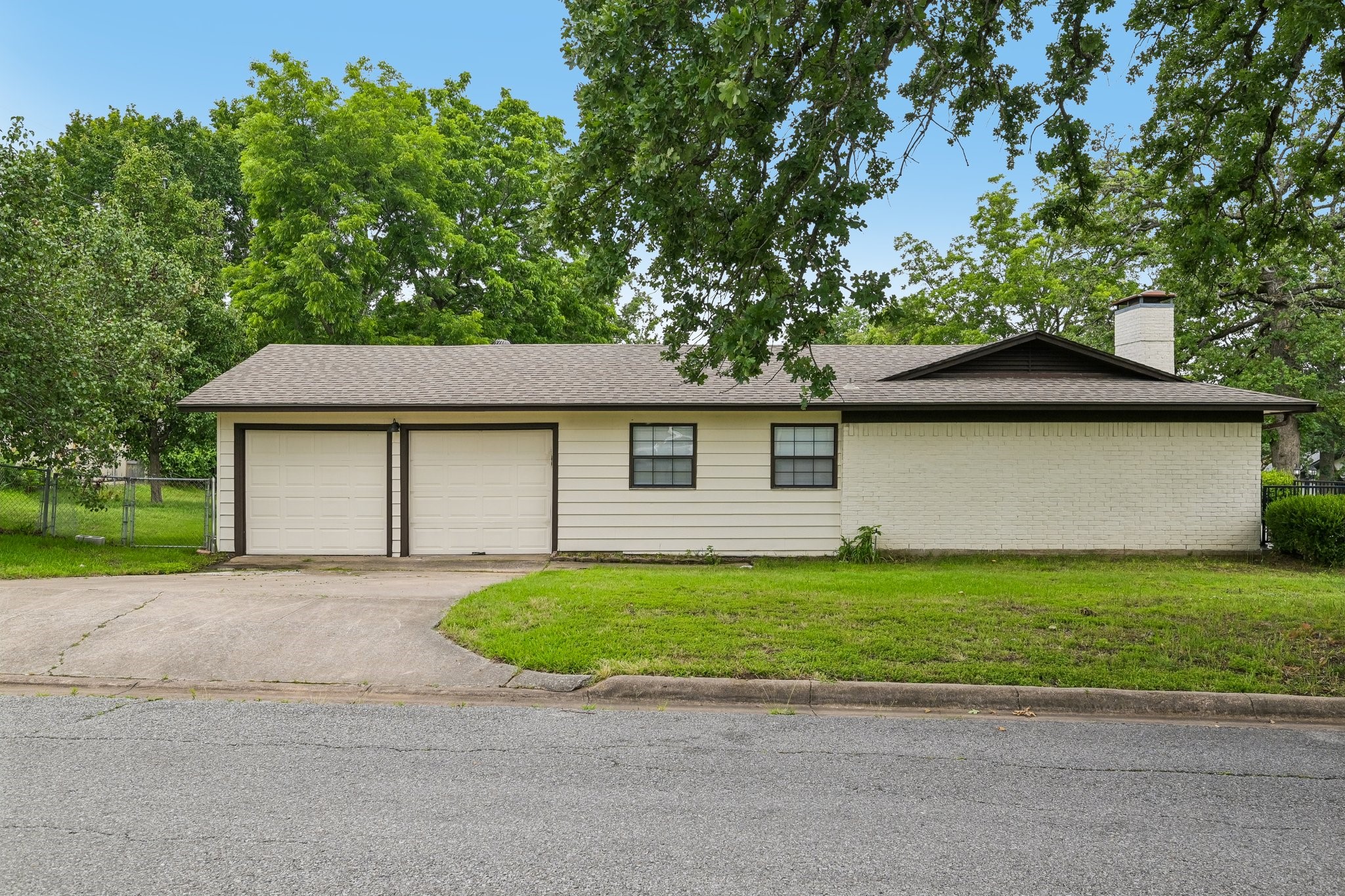 800 S Hyde Park Avenue Denison TX 75020