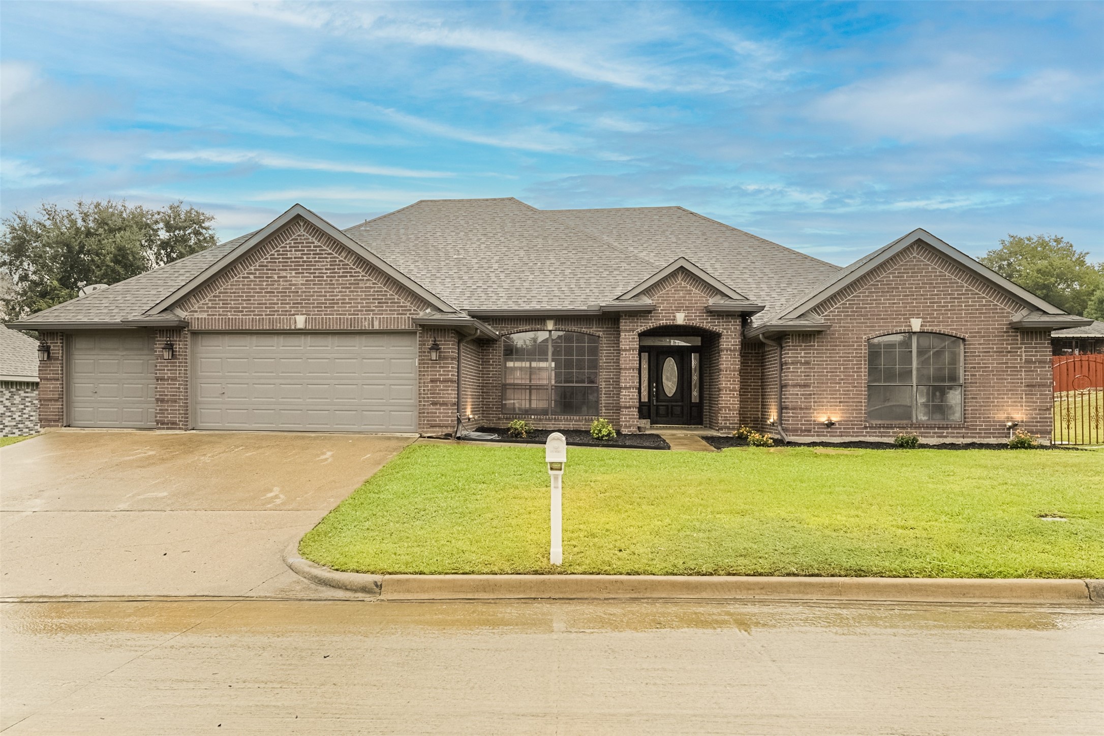 1642 Oxford Drive Kaufman TX 75142