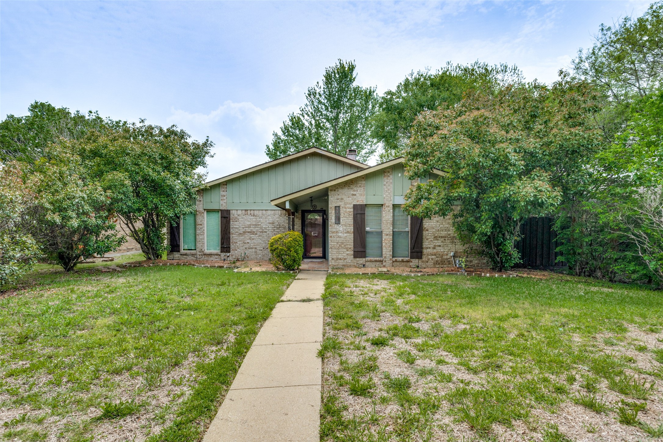 5733 Valley Mills Drive Garland TX 75043
