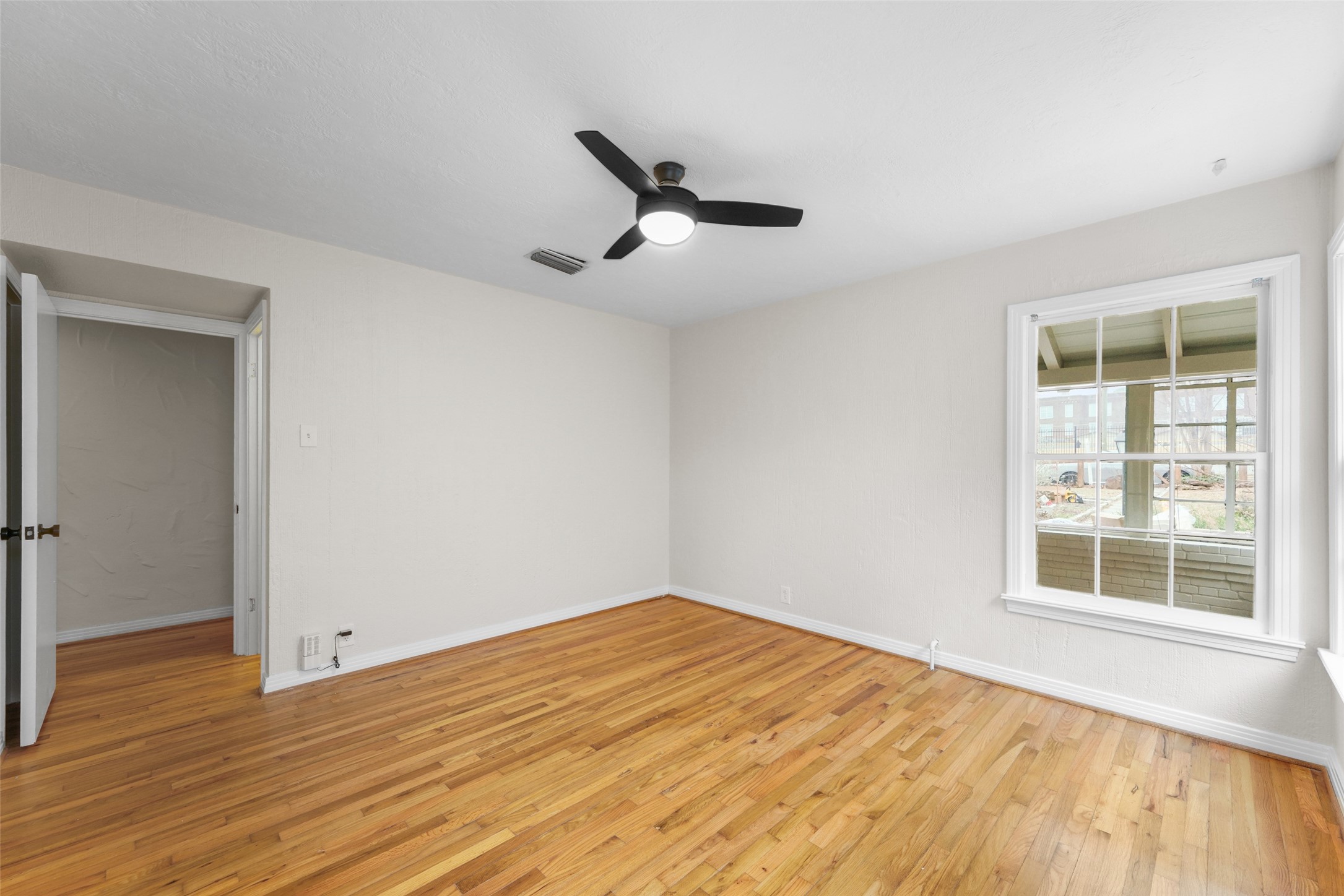 311 N Tennant Street Dallas TX 75208