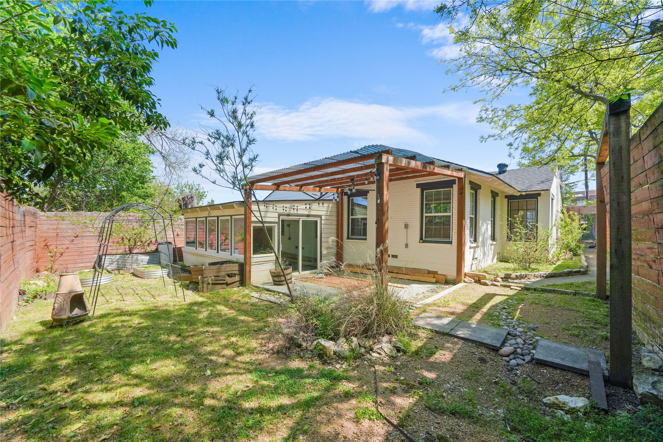 311 N Tennant Street Dallas TX 75208