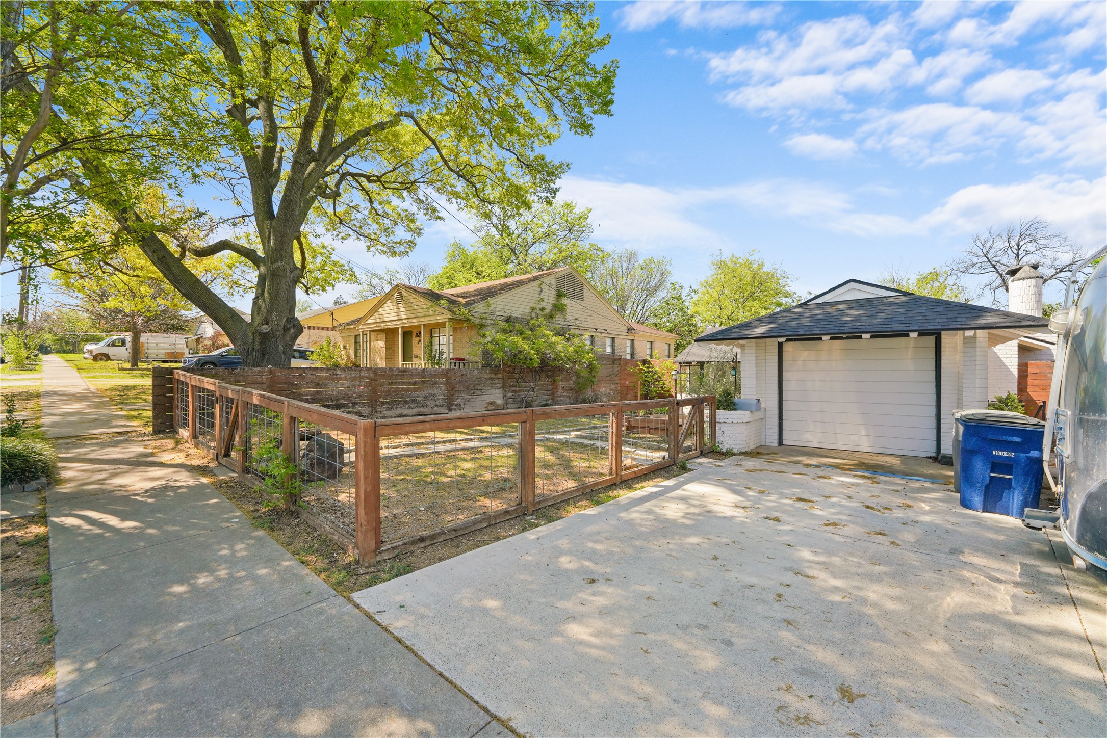 311 N Tennant Street Dallas TX 75208