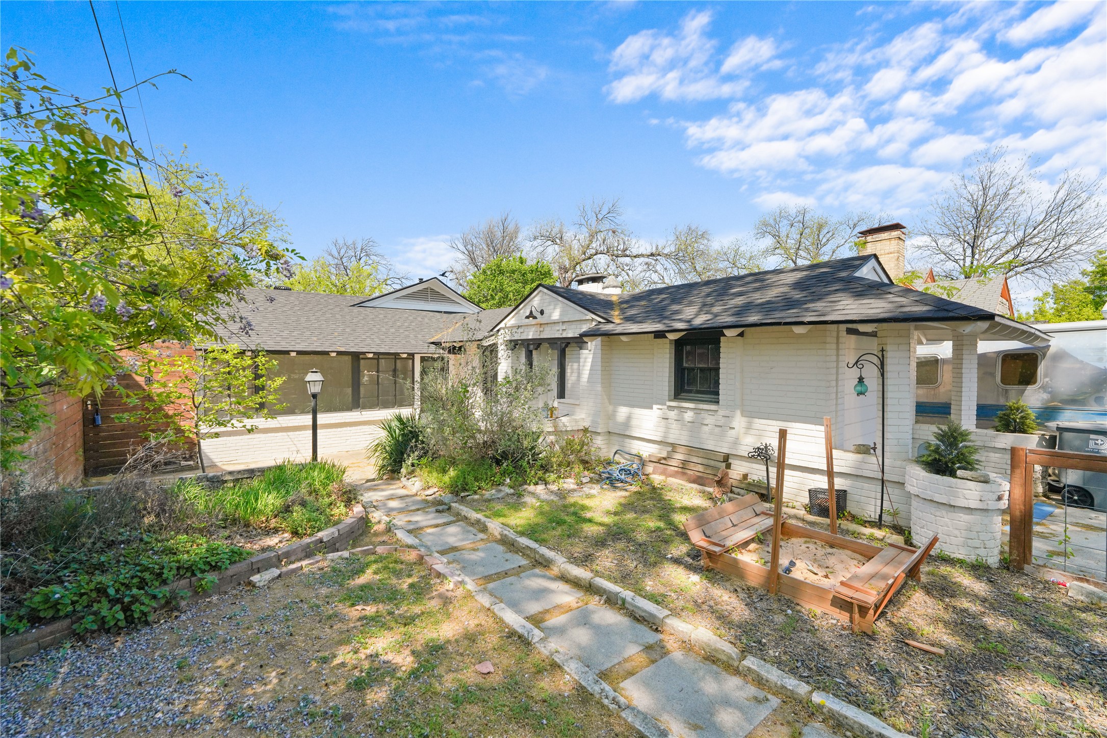 311 N Tennant Street Dallas TX 75208