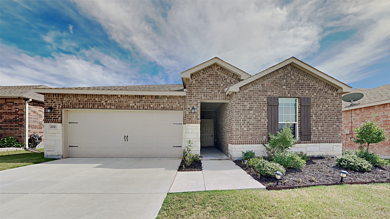 2023 Avondown Road Forney TX 75126