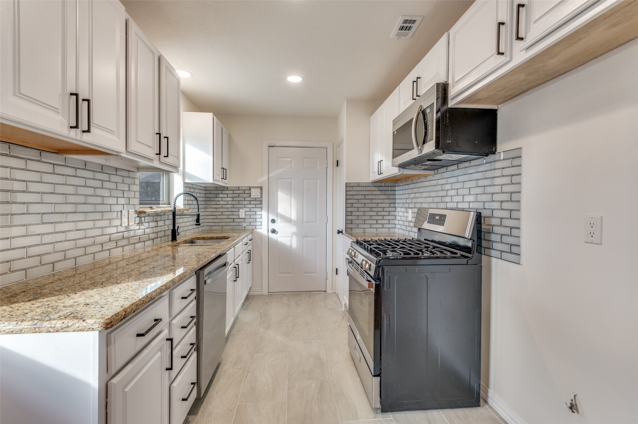 1806 Cunningham Street Irving TX 75062