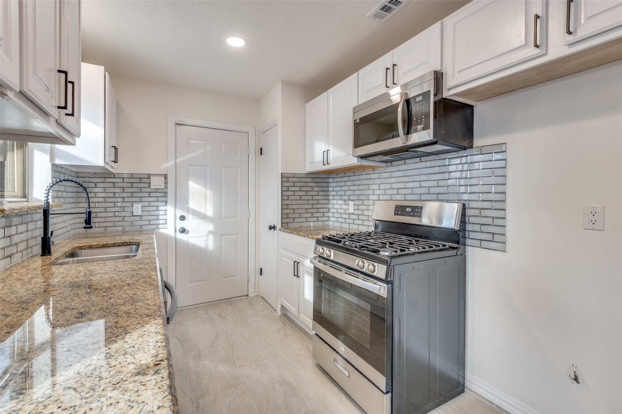 1806 Cunningham Street Irving TX 75062