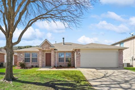 1016 Mockingbird Drive Saginaw TX 76131