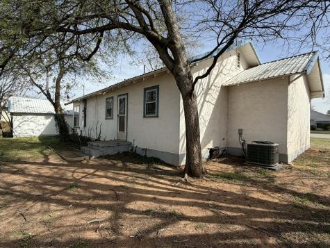 410 W Reiman Street Seymour TX 76380