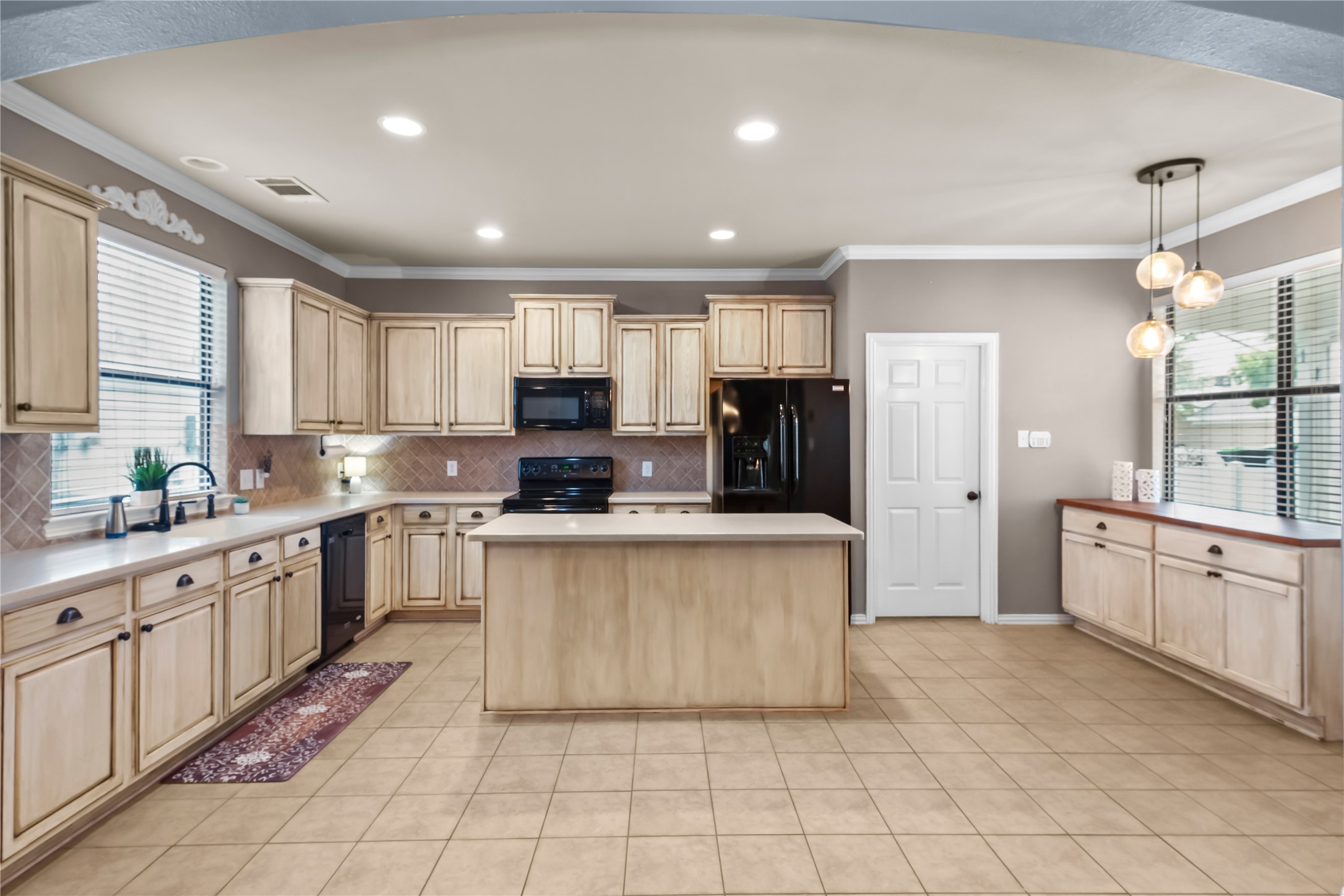 1232 Hayden Lane Savannah TX 76227