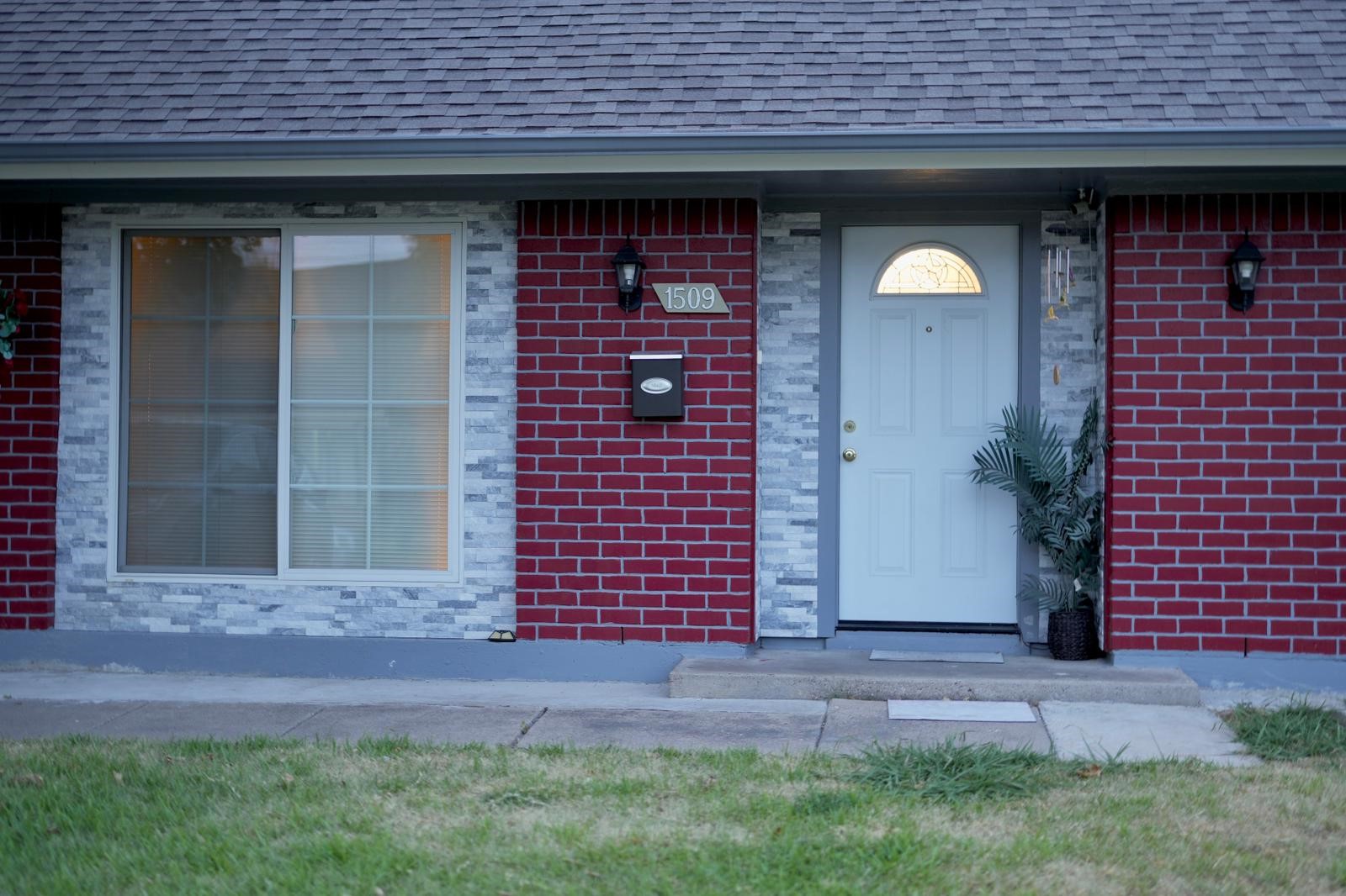 1509 Mcham Street Irving TX 75062