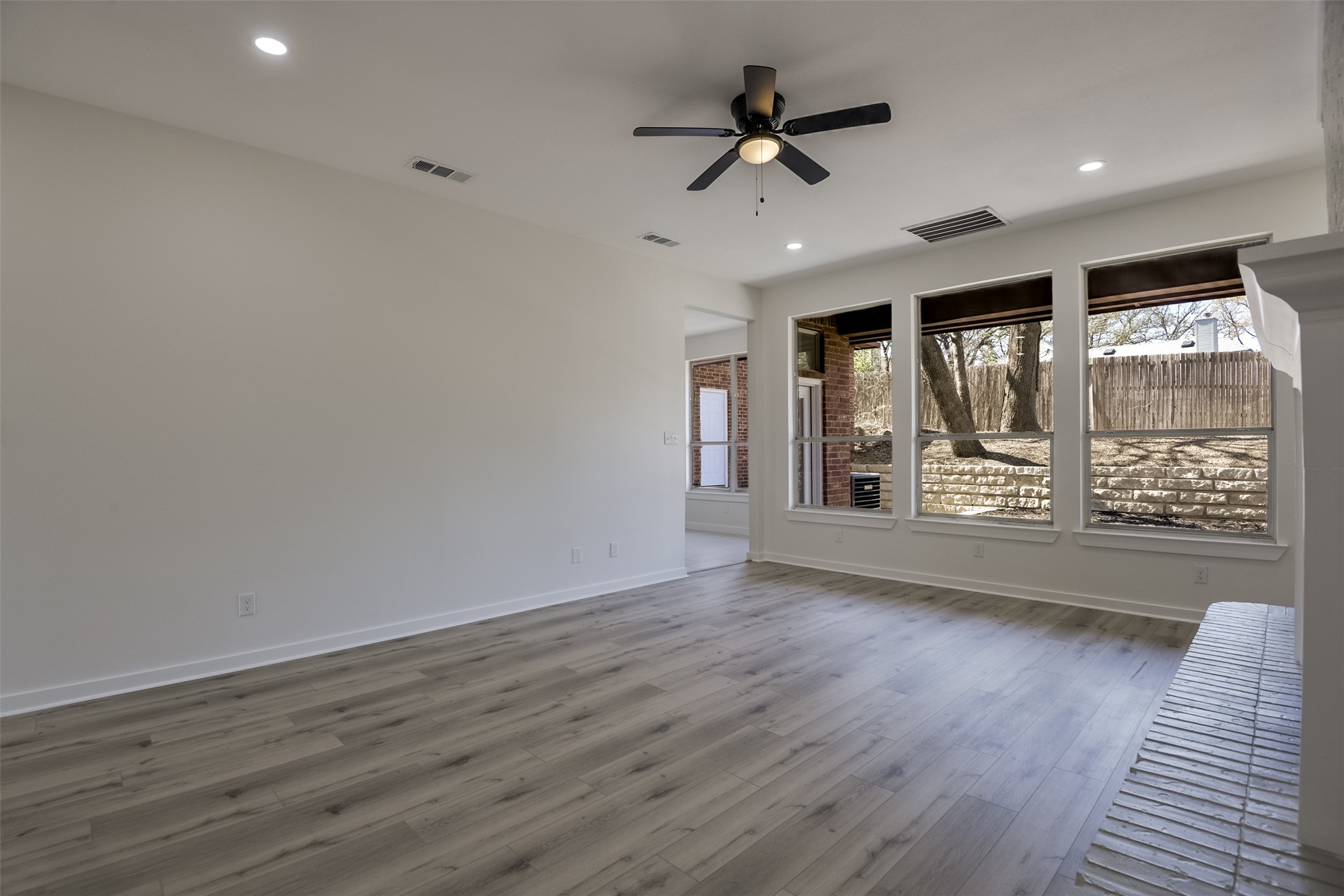 2916 Forestwood Drive Arlington TX 76006