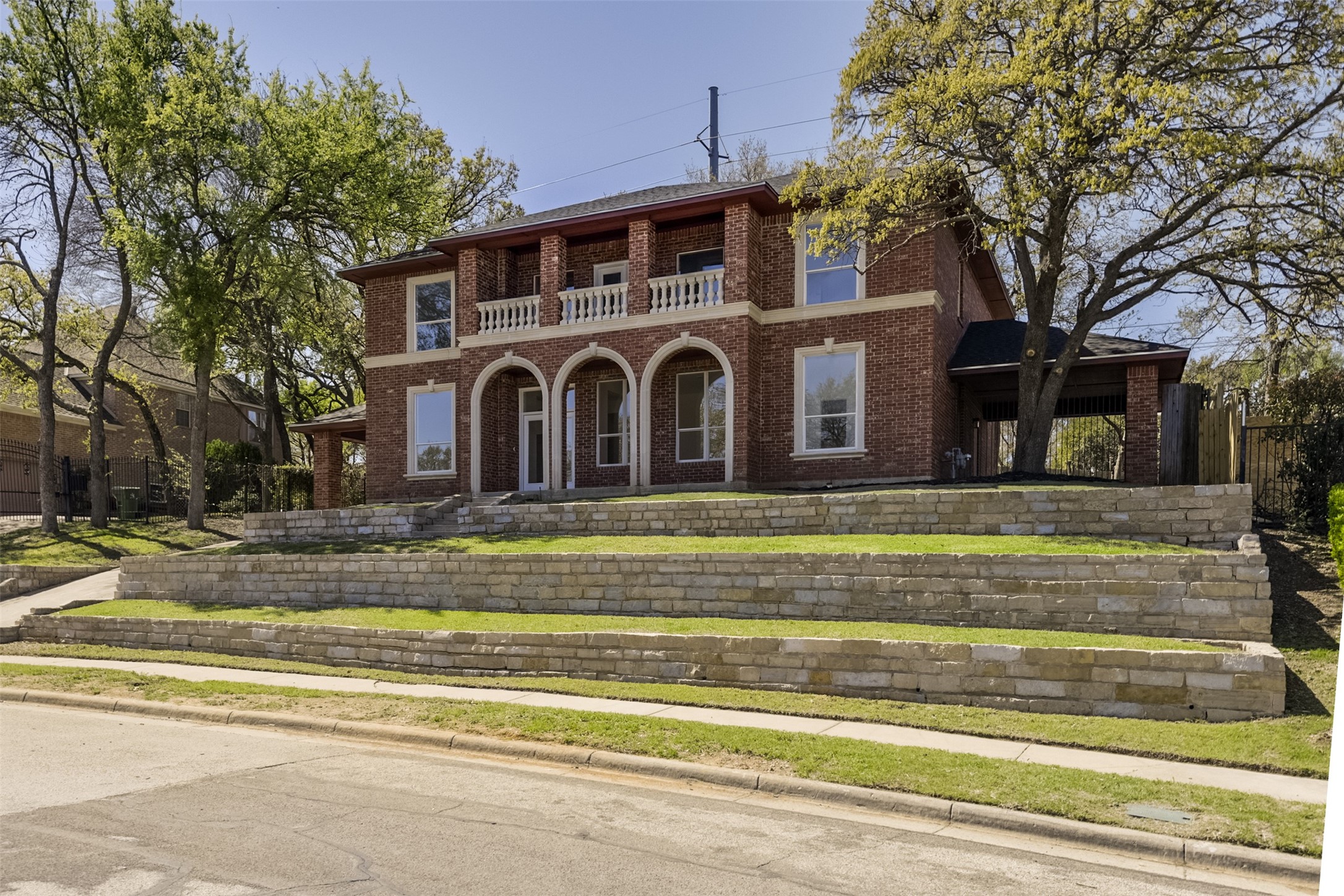 2916 Forestwood Drive Arlington TX 76006