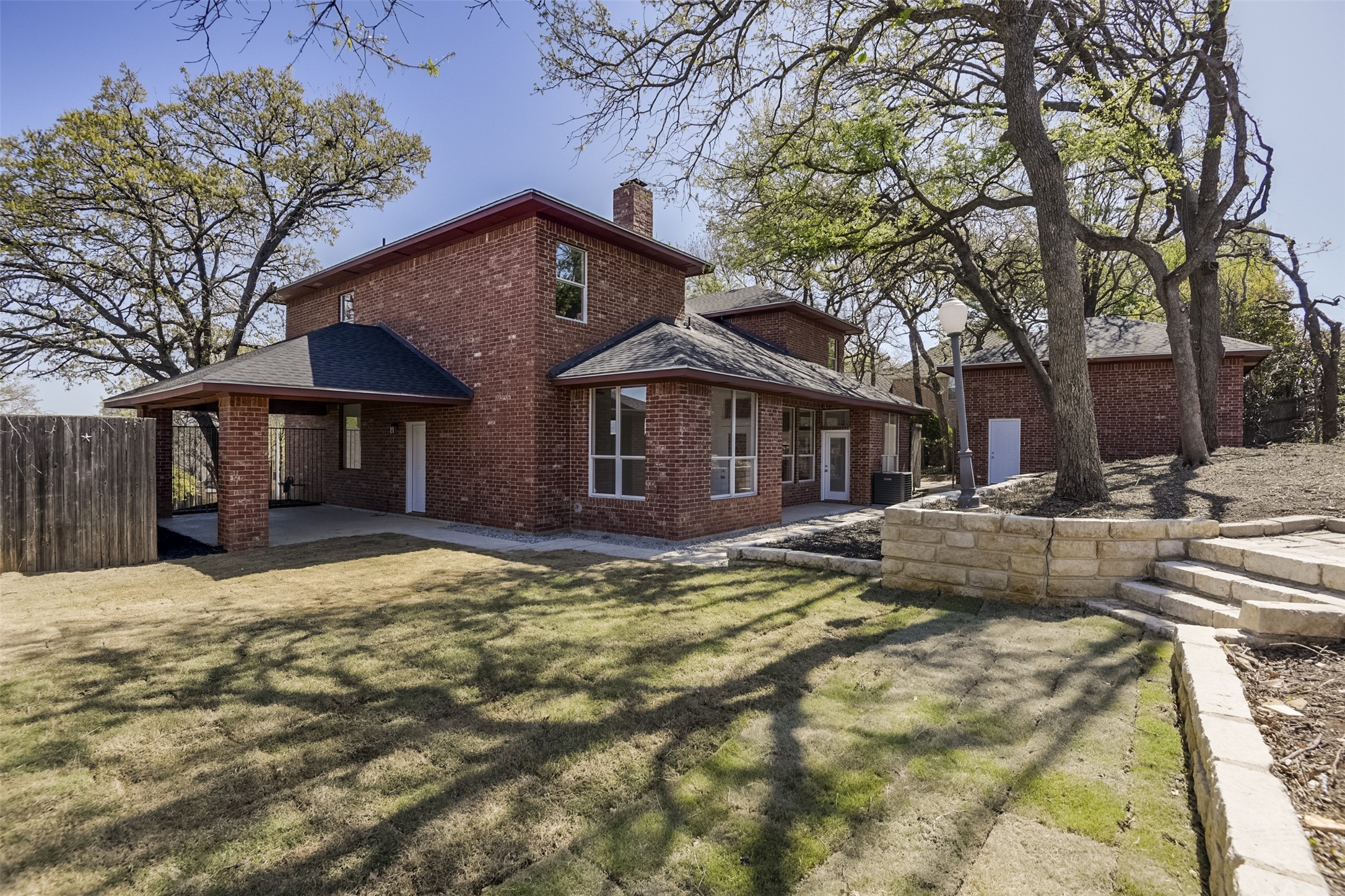 2916 Forestwood Drive Arlington TX 76006