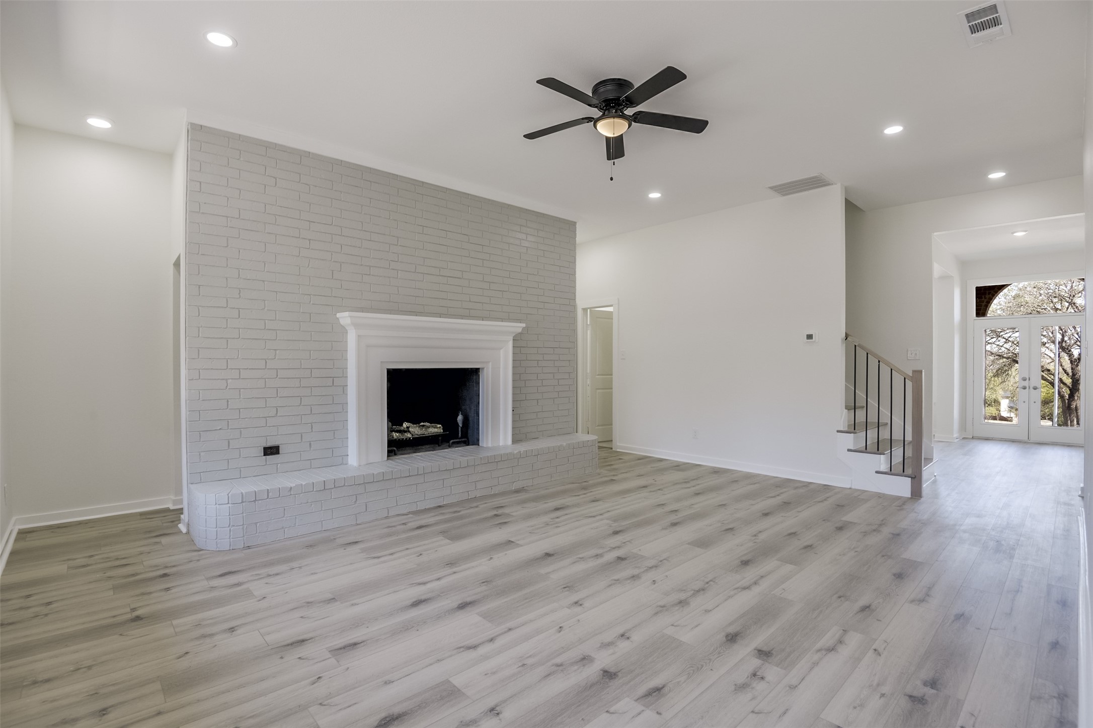 2916 Forestwood Drive Arlington TX 76006