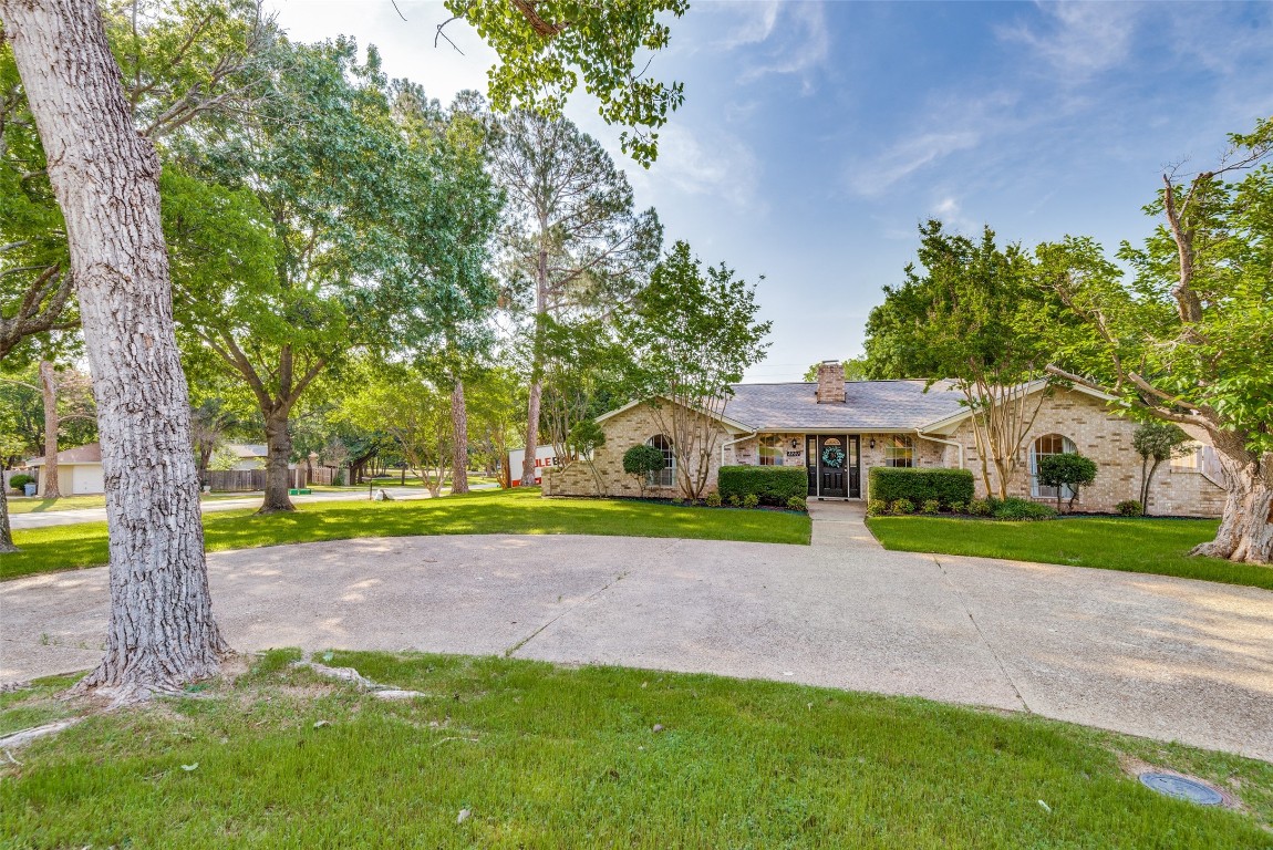 2201 Ingleside Drive Grand Prairie TX 75050