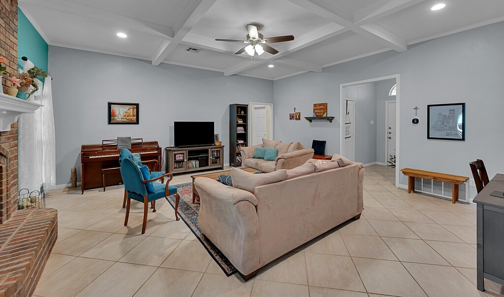 1060 Cheyenne Trail Hewitt TX 76643