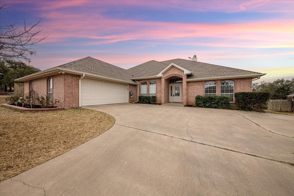 305 Aqua Vista Drive Granbury TX 76049