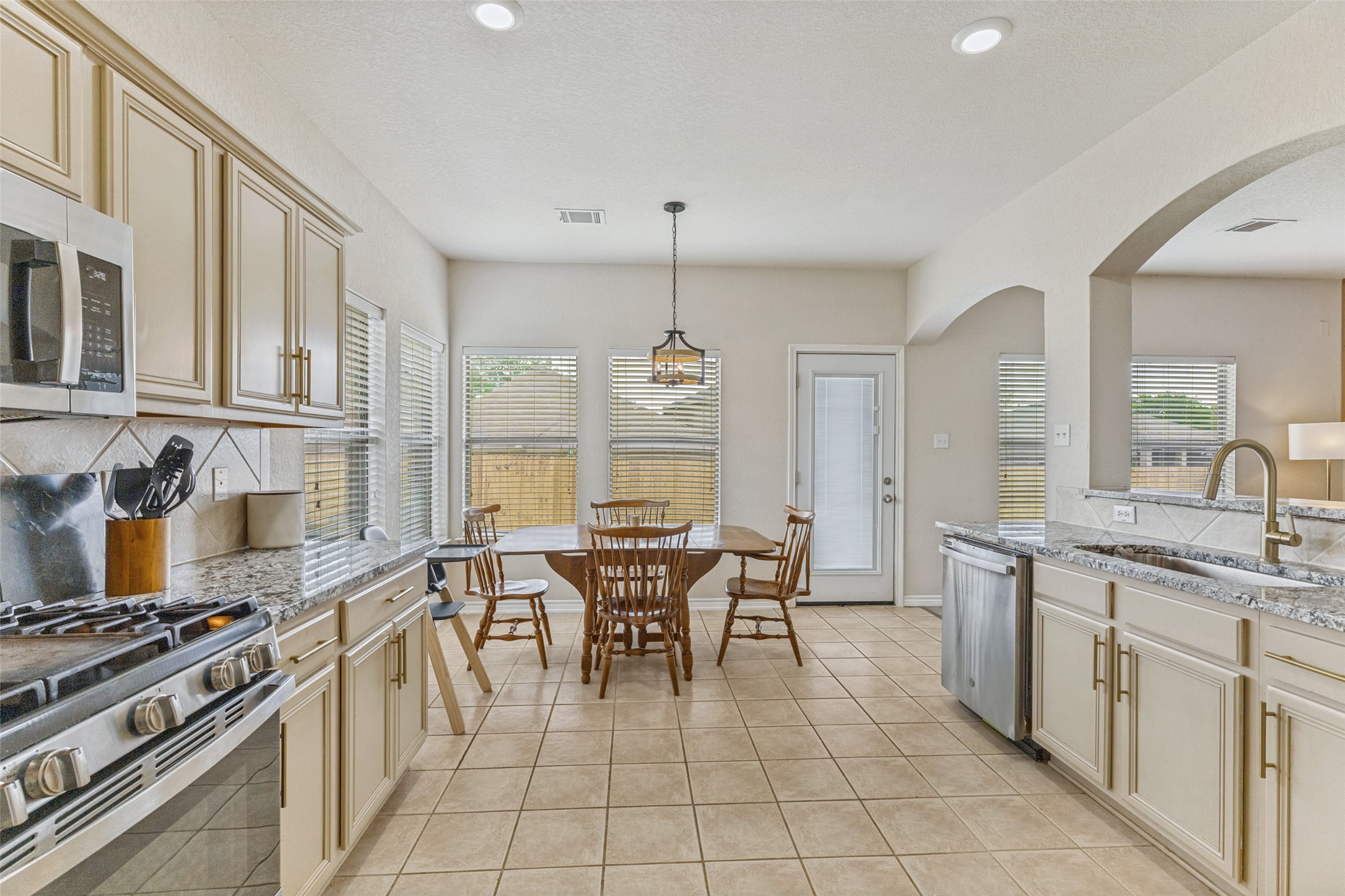 8233 Delafield Drive Fort Worth TX 76131