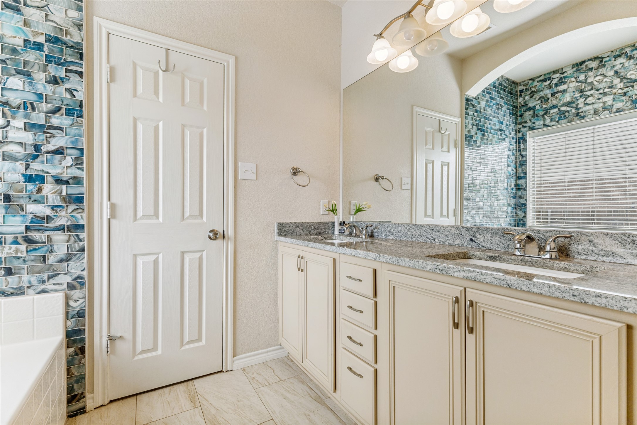 8233 Delafield Drive Fort Worth TX 76131