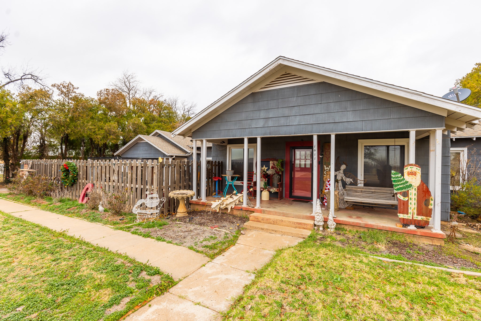 1411 W Main Street Munday TX 76371
