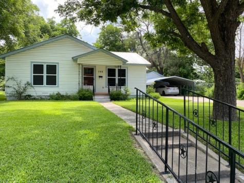 102 N Avenue Q Clifton TX 76634
